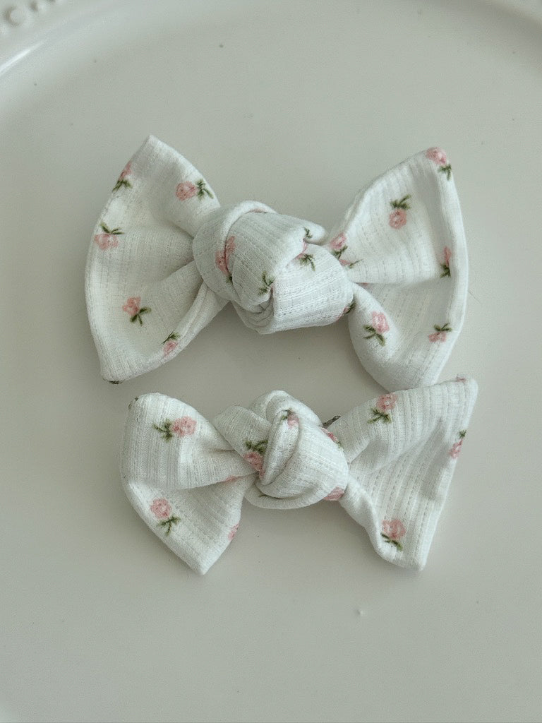 Whispering Garden Dog Bow